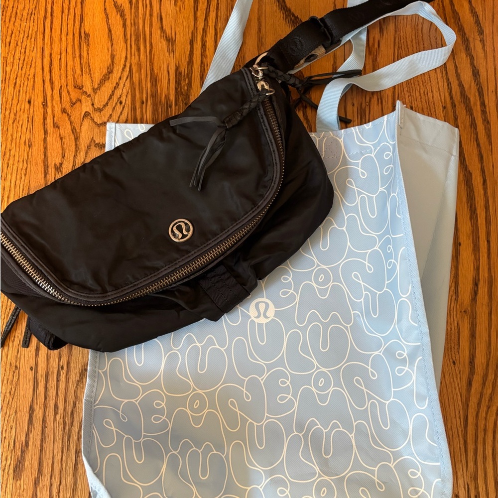 Lululemon Good Fortune Crossbody and oversized “Fanny” in black